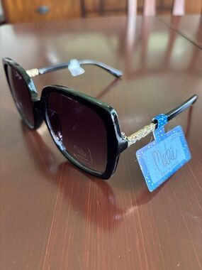 Mackie 100% UV protection Square/round black frame & gradient lens,gold accent